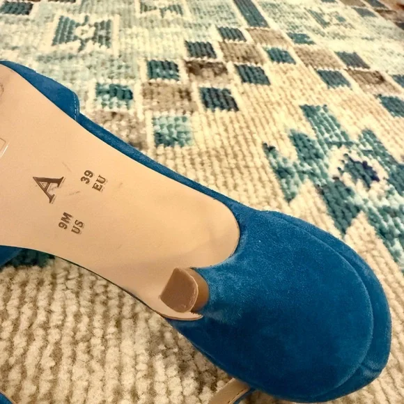 NWOT Anthropologie “Something Blue” Embroidered Kitten Heels - Picture 4 of 5